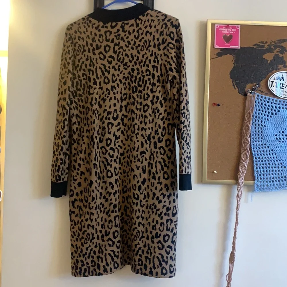 Mockneck sweater-dress in leopard